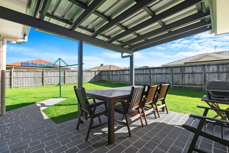 Photo - 4 Teresa Street, Nikenbah QLD 4655 - Image 16