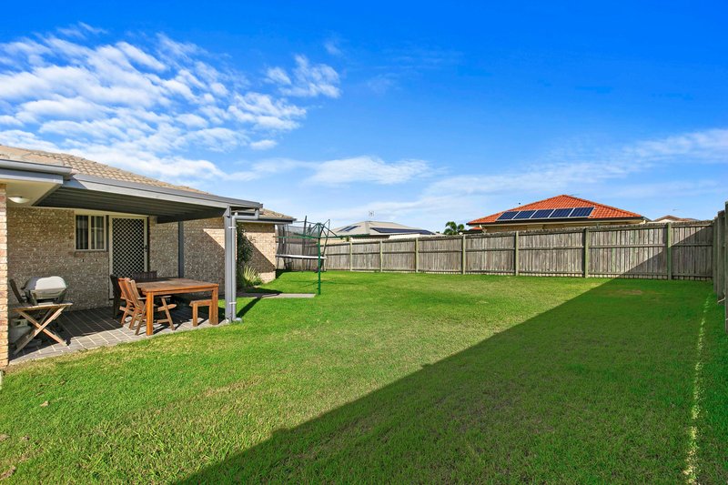 Photo - 4 Teresa Street, Nikenbah QLD 4655 - Image 18