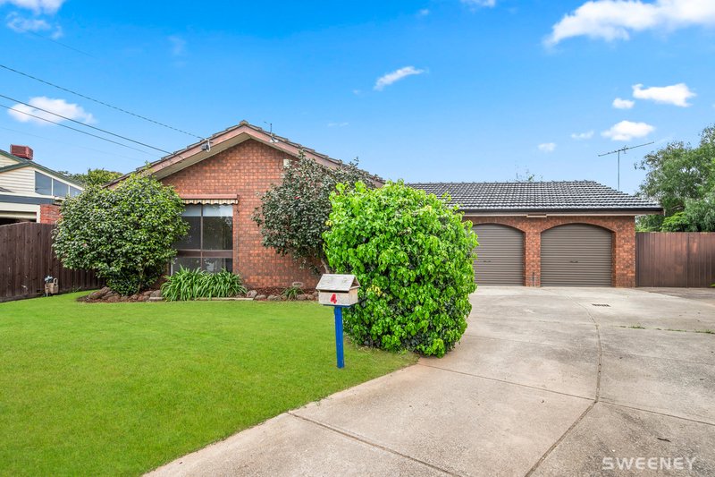 Photo - 4 Terrabulla Court, Werribee VIC 3030 - Image 2