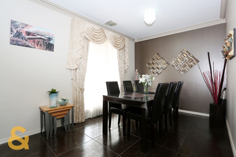 Photo - 4 Terrell Court, Roxburgh Park VIC 3064 - Image 4