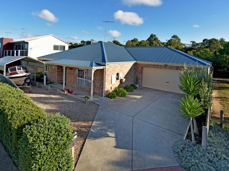 4 Tess Court, St Leonards VIC 3223