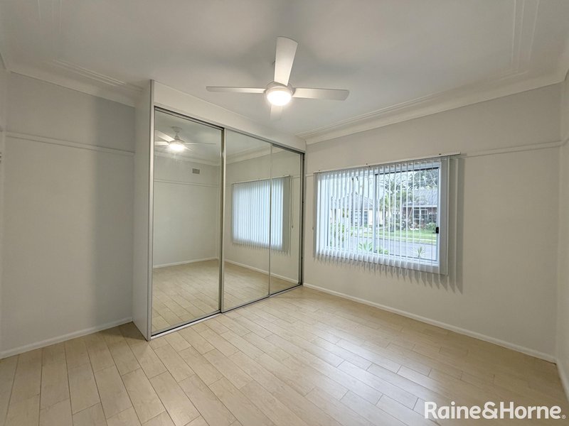 Photo - 4 Thames Street, West Wollongong NSW 2500 - Image 6