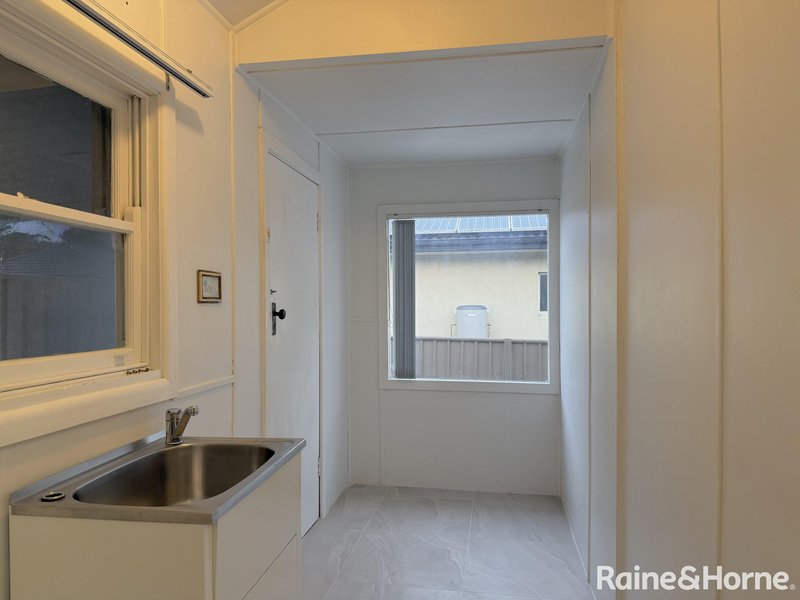 Photo - 4 Thames Street, West Wollongong NSW 2500 - Image 7