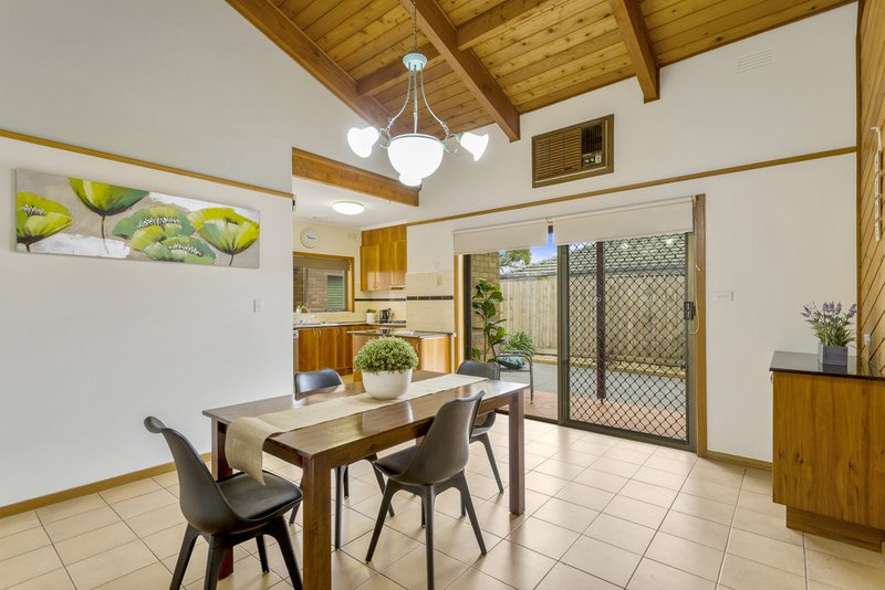 Photo - 4 Thelma Court, Werribee VIC 3030 - Image 5