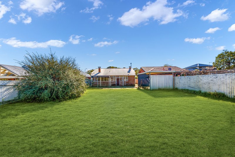 Photo - 4 Thornbury Street, Beulah Park SA 5067 - Image 11