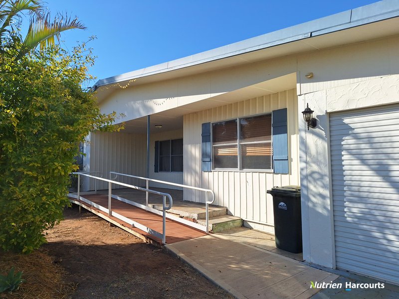 Photo - 4 Thornton Avenue, Kellerberrin WA 6410 - Image 2