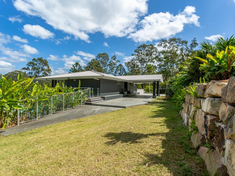 Photo - 4 Thredbo Drive, Worongary QLD 4213 - Image 23