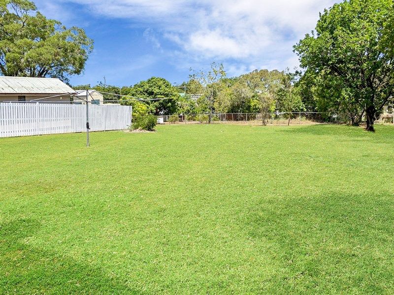 Photo - 4 Thurso Street, North Booval QLD 4304 - Image 14