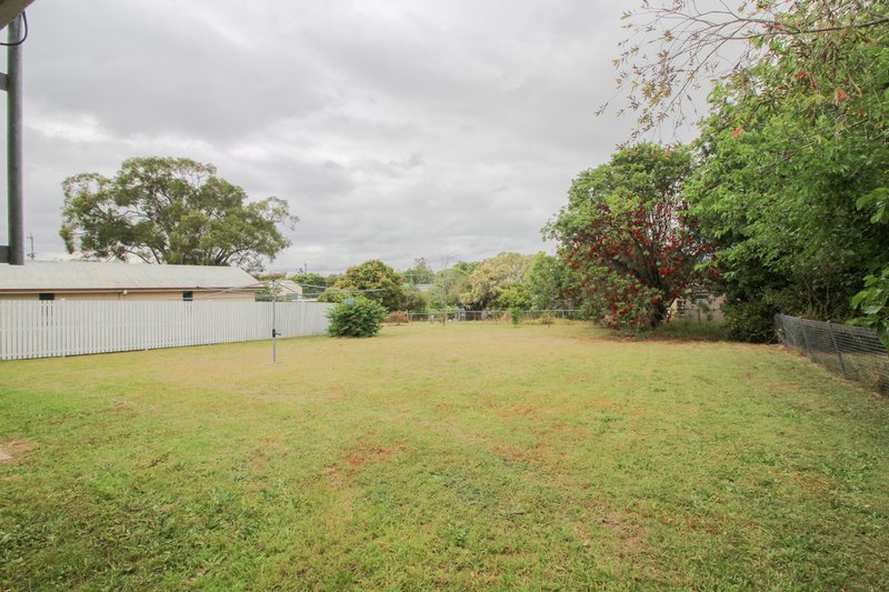 Photo - 4 Thurso Street, North Booval QLD 4304 - Image 21