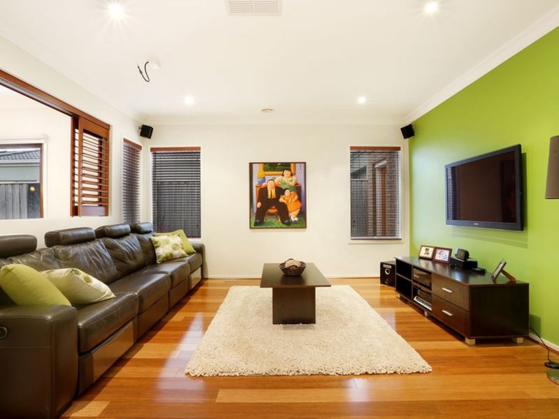 Photo - 4 Tiarella Street, Point Cook VIC 3030 - Image 5