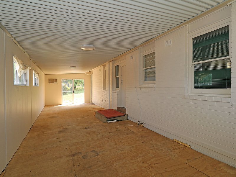 Photo - 4 Tichborne Crescent, Kooringal NSW 2650 - Image 8