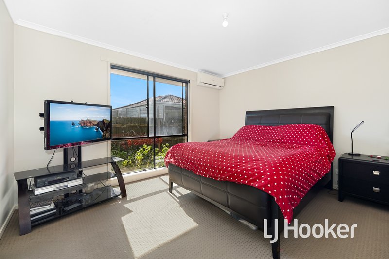 Photo - 4 Tiffany Place, Hampton Park VIC 3976 - Image 8