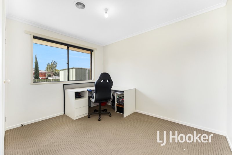 Photo - 4 Tiffany Place, Hampton Park VIC 3976 - Image 9