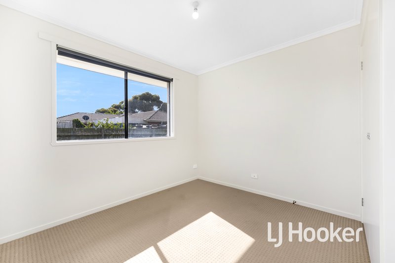 Photo - 4 Tiffany Place, Hampton Park VIC 3976 - Image 11