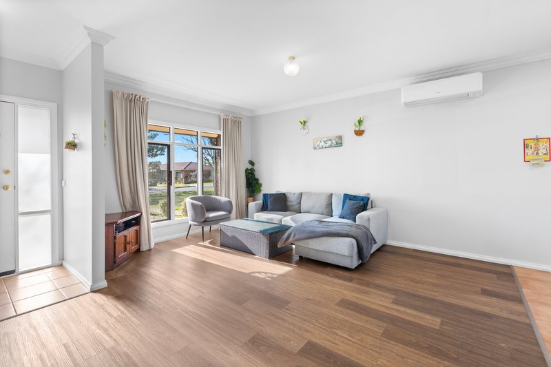 Photo - 4 Timins Street, Sunbury VIC 3429 - Image 2