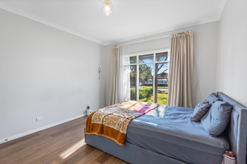 Photo - 4 Timins Street, Sunbury VIC 3429 - Image 5