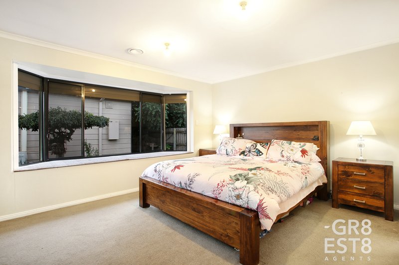 Photo - 4 Tingle Close, Narre Warren VIC 3805 - Image 9