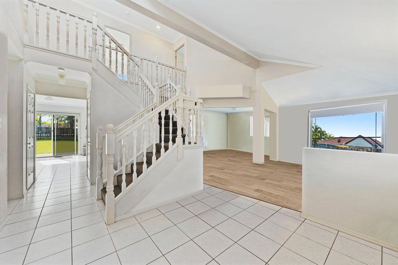 Photo - 4 Tiree Court, Eagleby QLD 4207 - Image 2