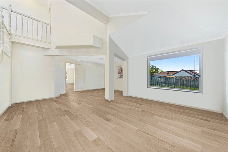 Photo - 4 Tiree Court, Eagleby QLD 4207 - Image 3