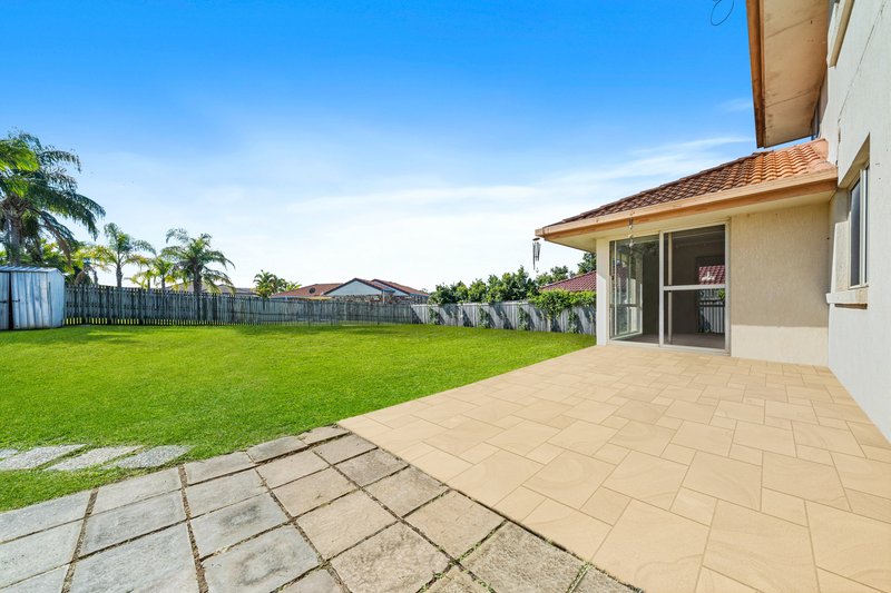 Photo - 4 Tiree Court, Eagleby QLD 4207 - Image 12