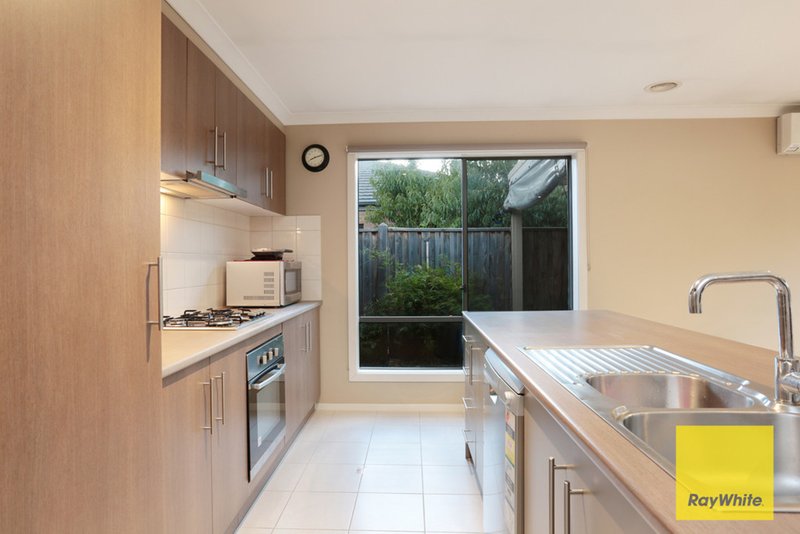 Photo - 4 Tobago Avenue, Point Cook VIC 3030 - Image 8