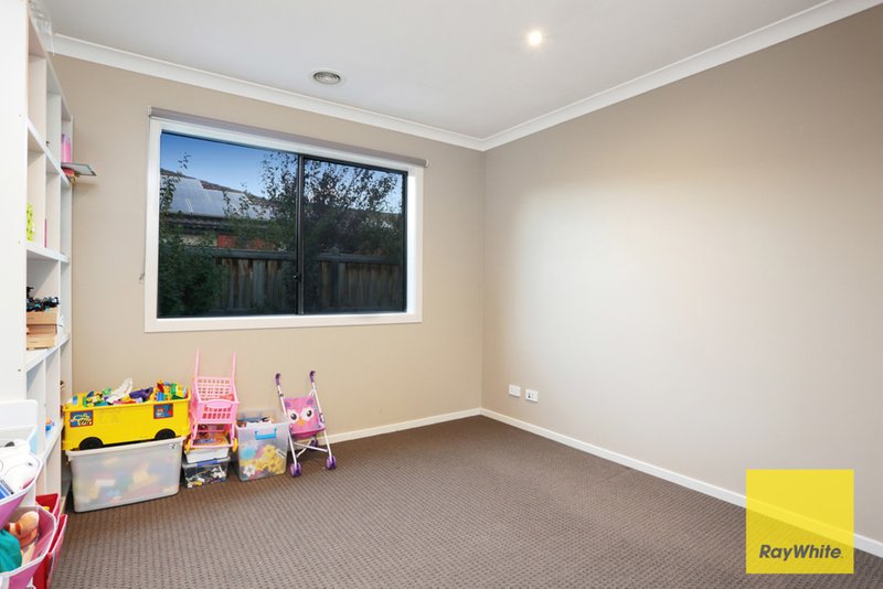 Photo - 4 Tobago Avenue, Point Cook VIC 3030 - Image 10