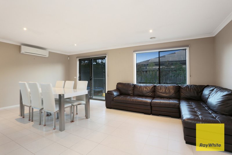 Photo - 4 Tobago Avenue, Point Cook VIC 3030 - Image 12