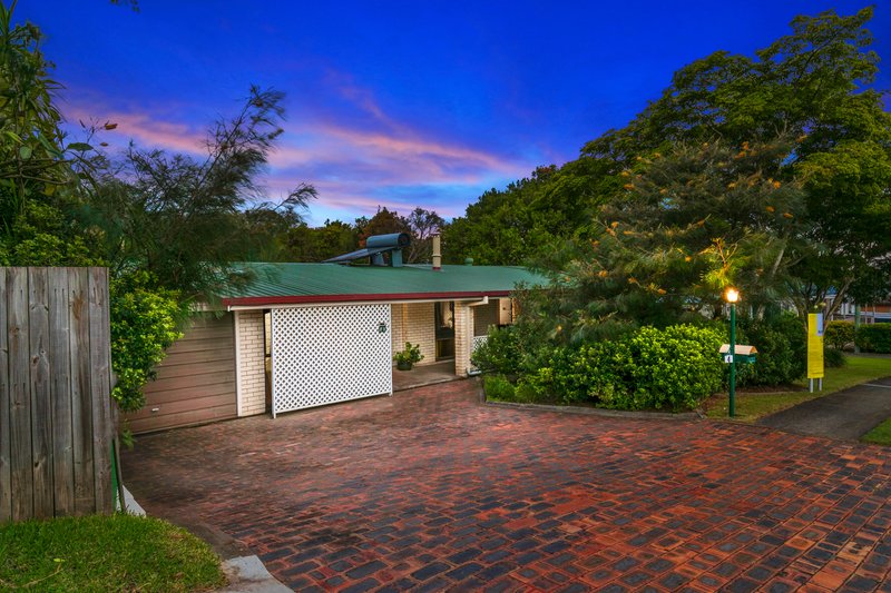 Photo - 4 Tolverne Street, Rochedale South QLD 4123 - Image 2