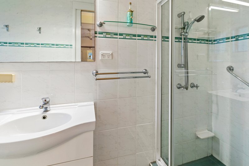 Photo - 4 Tolverne Street, Rochedale South QLD 4123 - Image 13