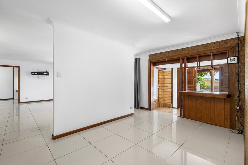 Photo - 4 Tongarra Street, Southport QLD 4215 - Image 5