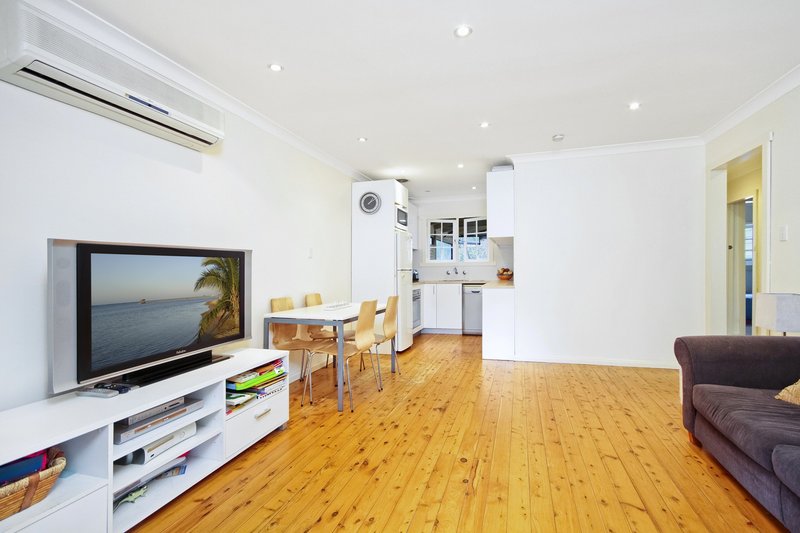 Photo - 4 Toorak Avenue, Erina NSW 2250 - Image 2