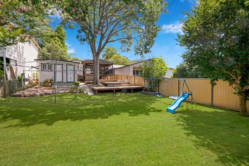 Photo - 4 Toorak Avenue, Erina NSW 2250 - Image 3