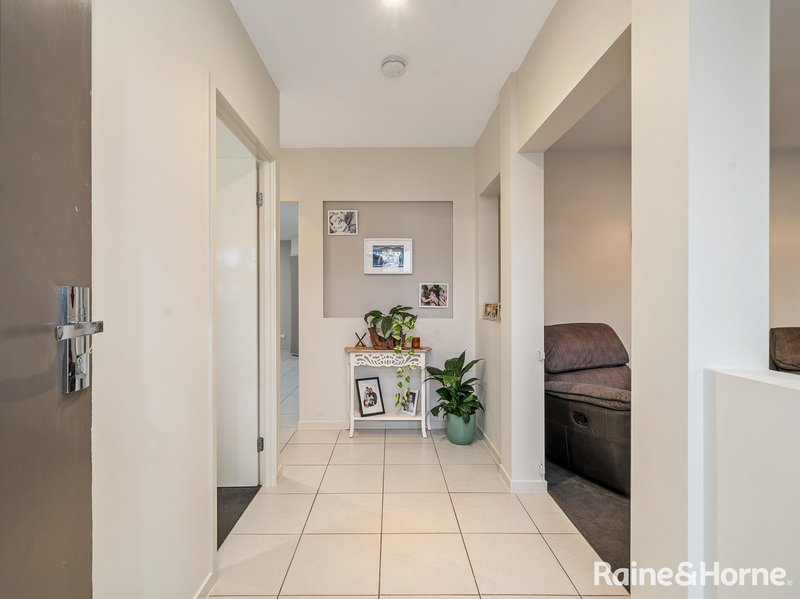 Photo - 4 Tosca Street, Cashmere QLD 4500 - Image 3