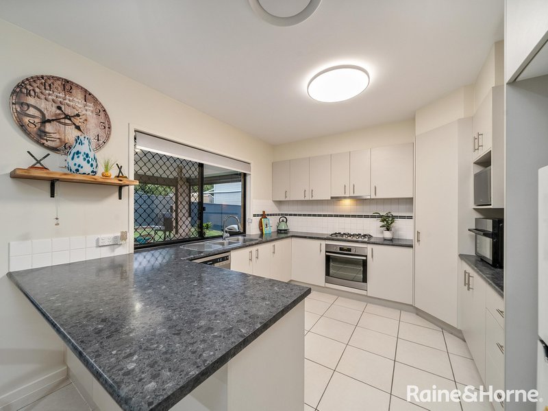 Photo - 4 Tosca Street, Cashmere QLD 4500 - Image 5