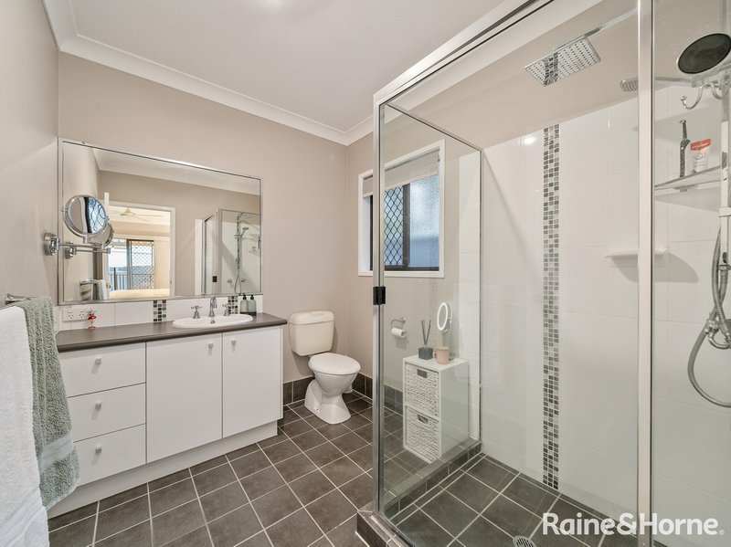 Photo - 4 Tosca Street, Cashmere QLD 4500 - Image 11