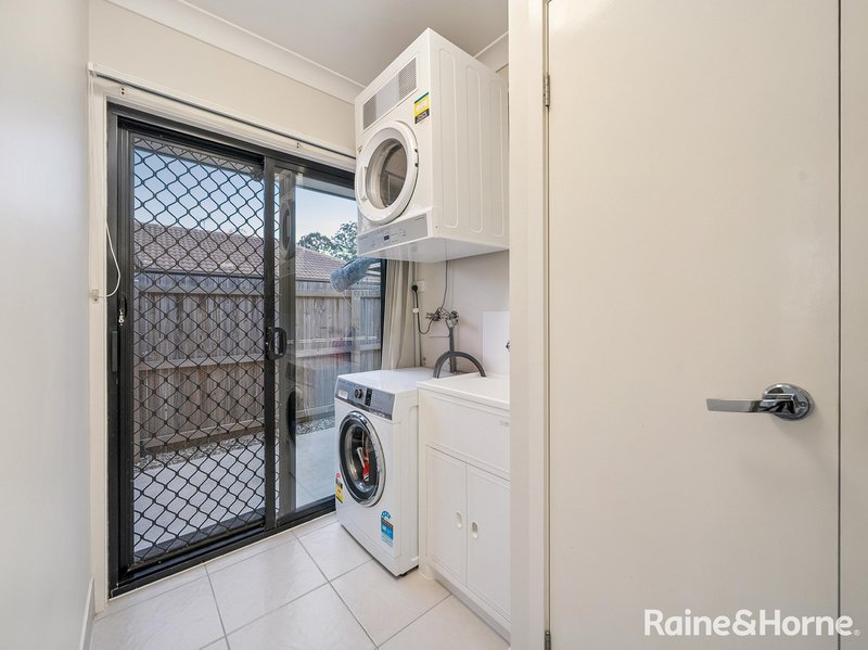 Photo - 4 Tosca Street, Cashmere QLD 4500 - Image 16