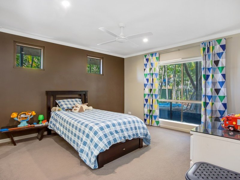 Photo - 4 Toukley Court, Highland Park QLD 4211 - Image 13