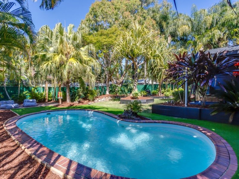 Photo - 4 Toukley Court, Highland Park QLD 4211 - Image 19