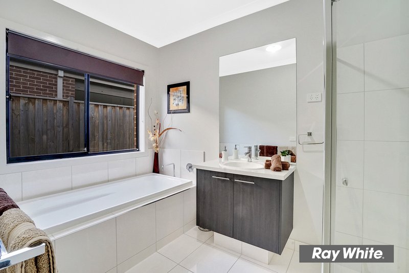 Photo - 4 Tourmaline Street, Tarneit VIC 3029 - Image 16