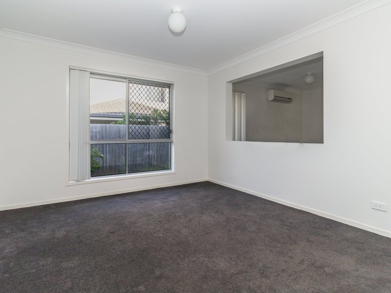 Photo - 4 Tranquil Street, Hillcrest QLD 4118 - Image 12