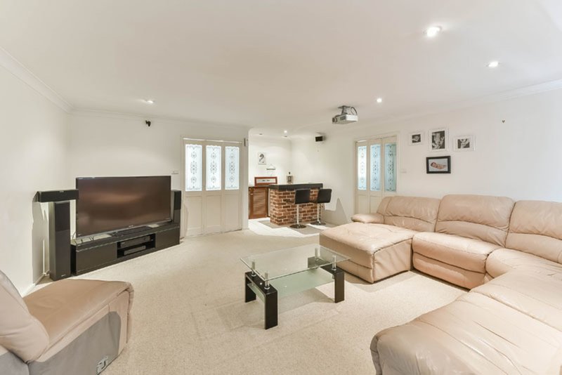 4 Trebbiano Pl , Eschol Park NSW 2558