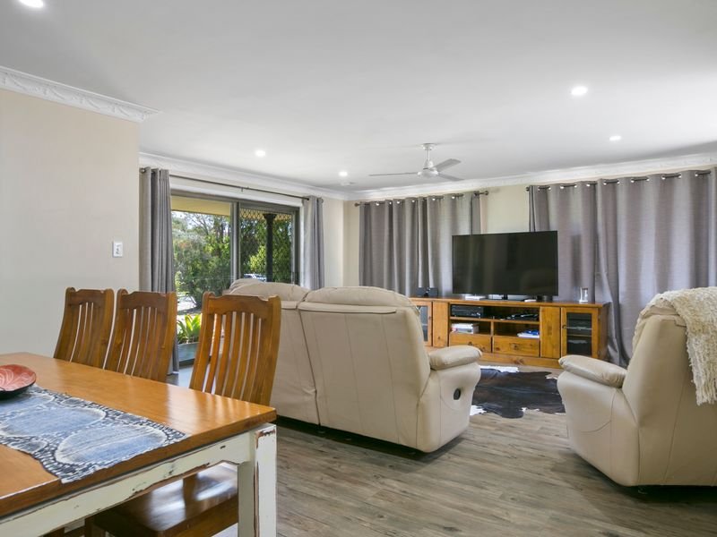 Photo - 4 Tree Street, Pomona QLD 4568 - Image 4