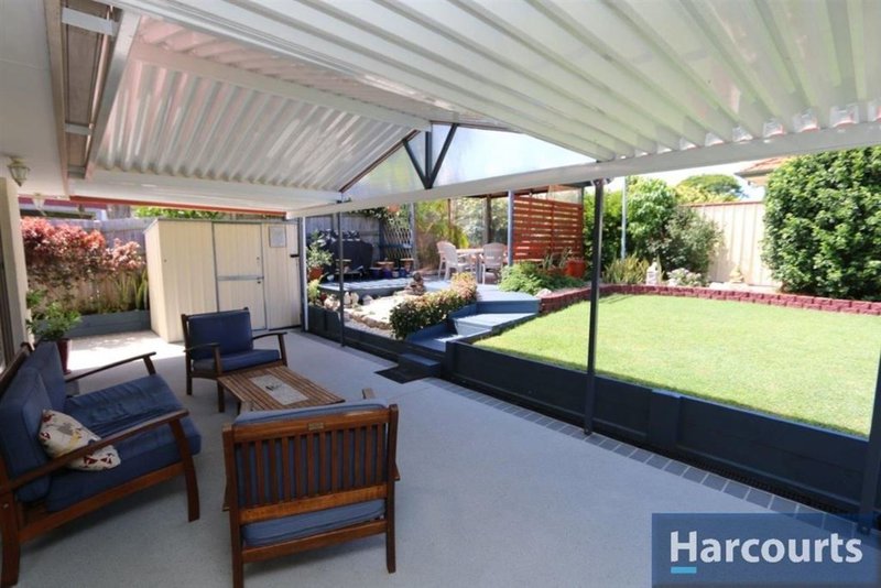 Photo - 4 Trent Crt , Sandstone Point QLD 4511 - Image 1