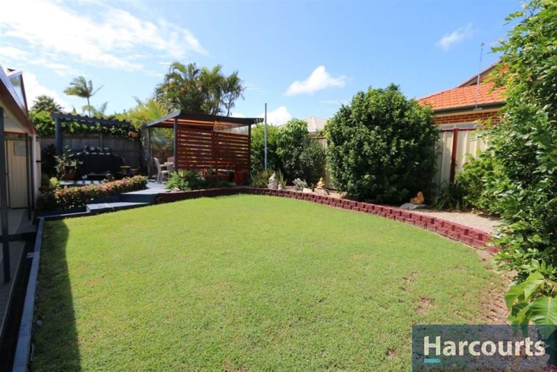 Photo - 4 Trent Crt , Sandstone Point QLD 4511 - Image 2