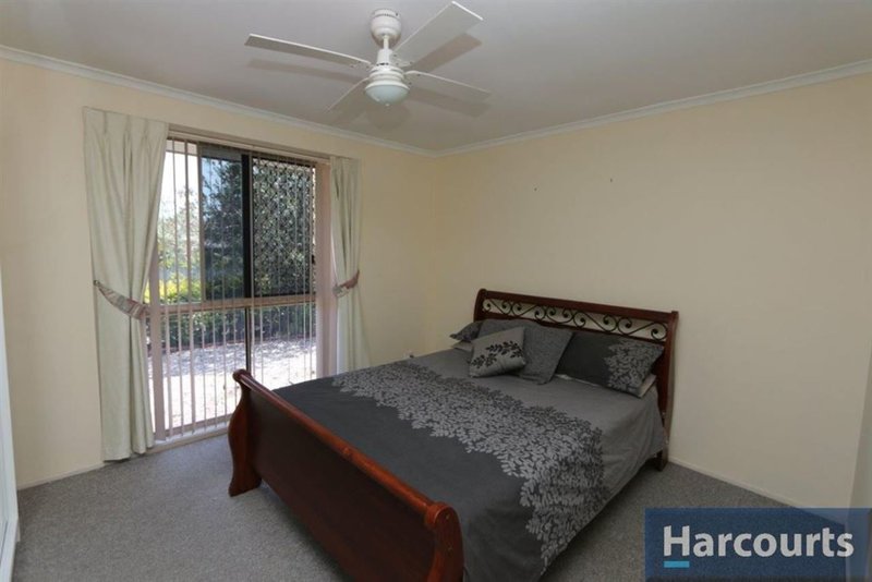 Photo - 4 Trent Crt , Sandstone Point QLD 4511 - Image 11