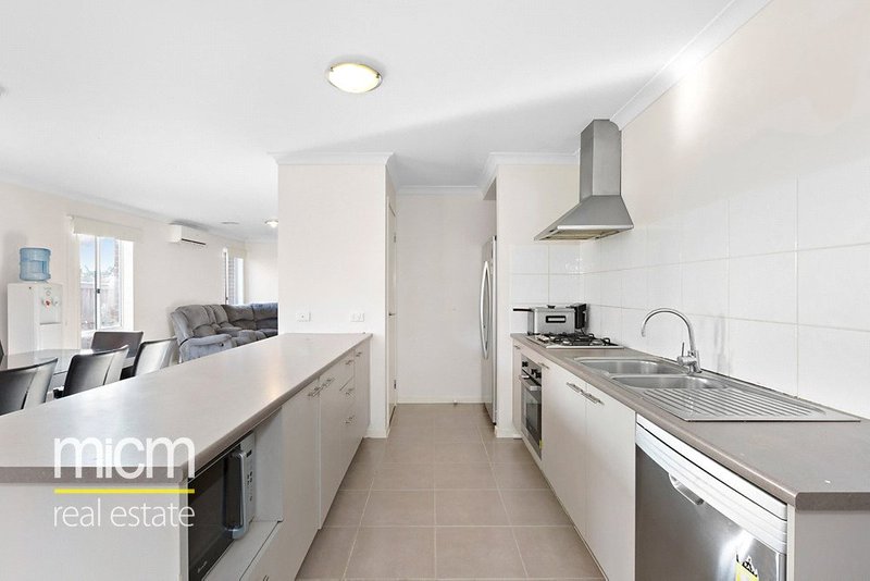 Photo - 4 Trigg Way, Point Cook VIC 3030 - Image 6