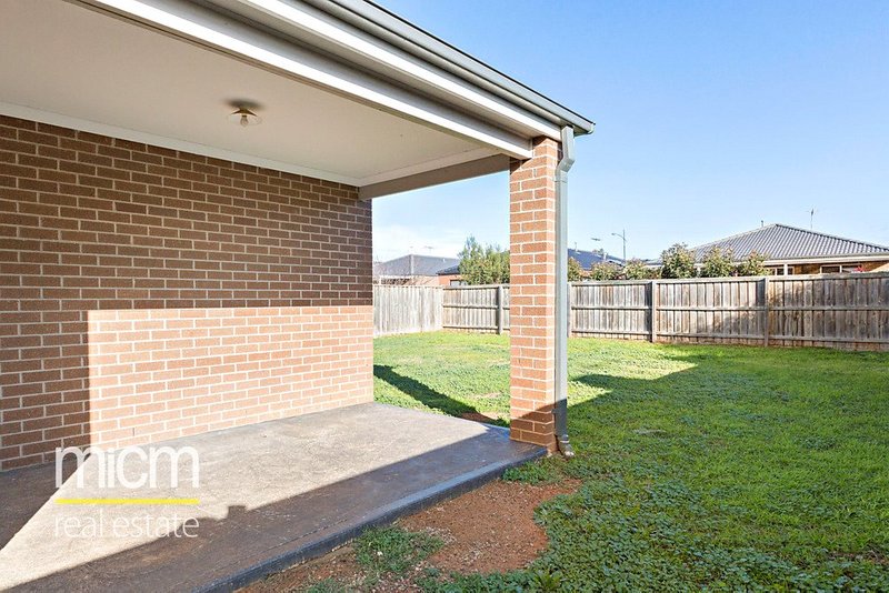 Photo - 4 Trigg Way, Point Cook VIC 3030 - Image 9