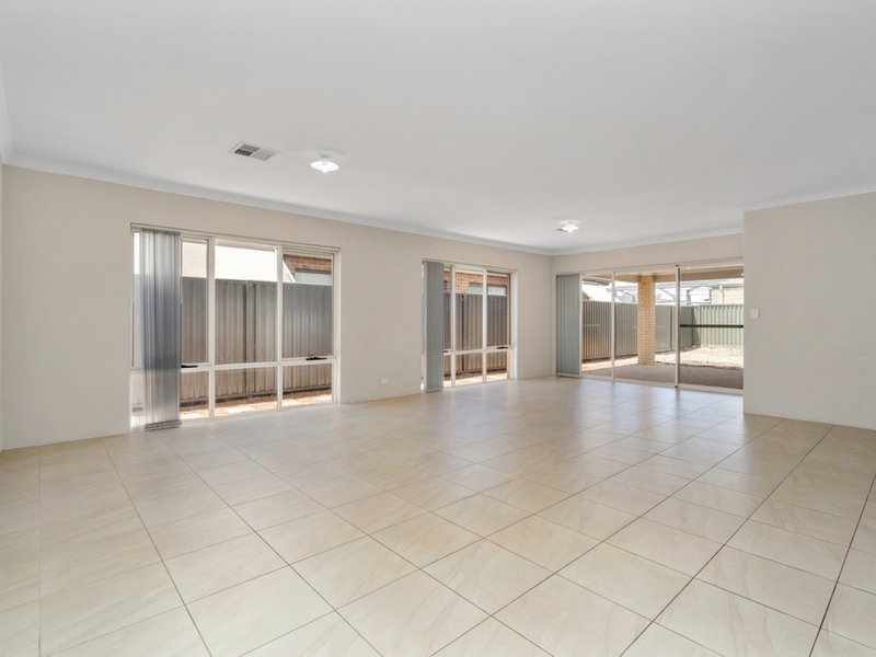 Photo - 4 Tringa Rise, East Cannington WA 6107 - Image 19