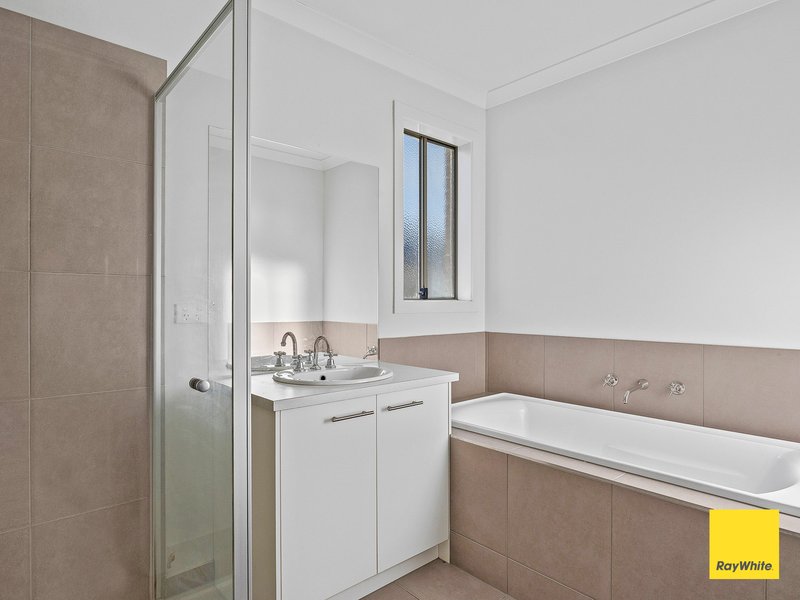 Photo - 4 Trinity Way, Ascot VIC 3551 - Image 5