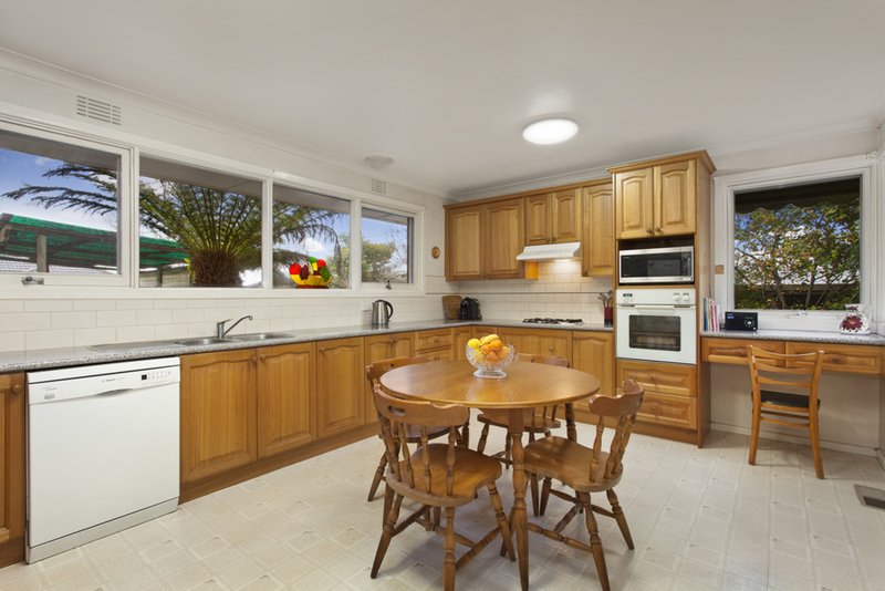 Photo - 4 Tristania Street, Doncaster East VIC 3109 - Image 5